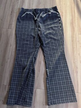 Black Plaid Wide-Leg pants with Flare